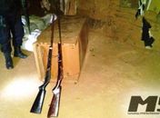 Polícia encontra espingardas dentro de casa de taipa abandonada em Santana do Ipanema