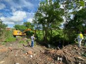 Infraestrutura inicia limpeza na saída da Lagoa da Coca para melhorar escoamento da chuva