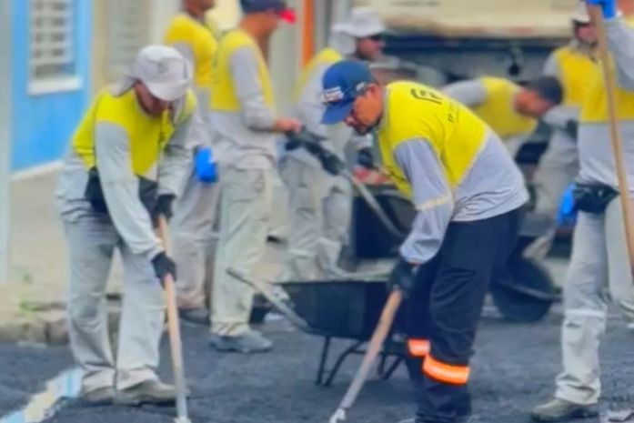 Operação tapa-buracos avança nos bairros de Arapiraca