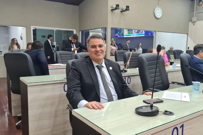 Samyr Malta solicita afastamento do cargo