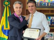 Rafael Brito recebe a maior honraria da educação brasileira