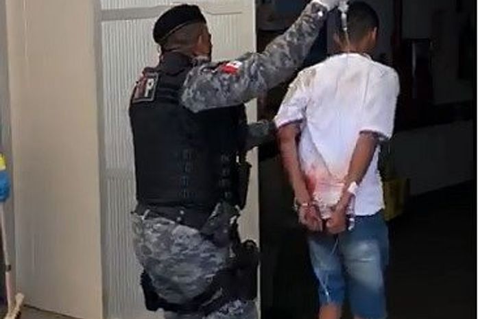 Após troca de tiros com a polícia, um morre e outro fica ferido