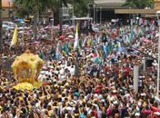 Círio de Nazaré leva multidão às ruas de Belém neste domingo 
