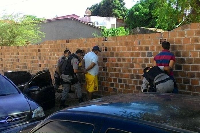 Polícia prendeu suspeitos após denúncia anônima