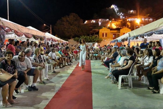 Houve até desfile de modas com produtos confeccionados pelas próprias artesãs