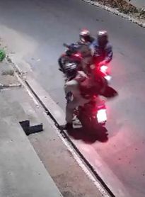 Polícia investiga morte de homem a tiros enquanto aguardava esposa em Arapiraca