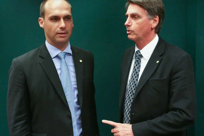 Eduardo Bolsonaro foi indicado pelo pai, o presidente Jair Bolsonaro, para assumir embaixada brasileira nos EUA.