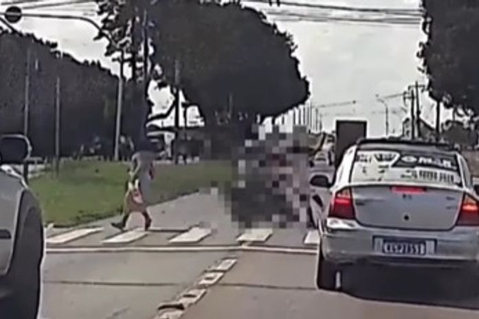Mulher e criança são atropeladas em faixa de pedestres na BR-104, em Rio Largo