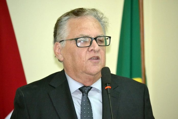 Em estado delicado, prefeito de Santana do Ipanema continua entubado na UTI