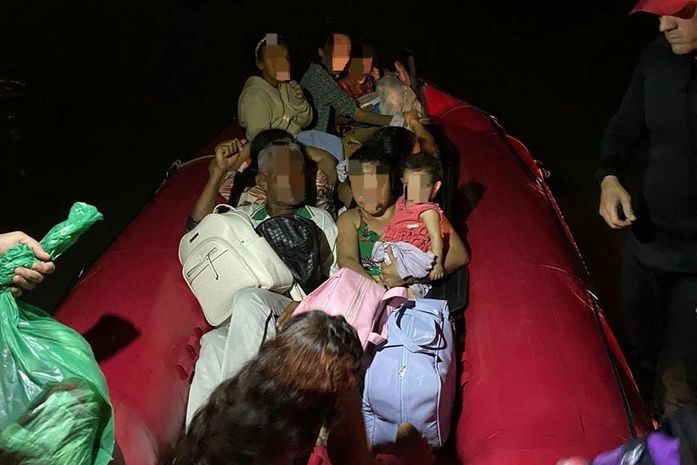 Chuvas: Bombeiros resgatam cerca de 30 pessoas ilhadas em bairros de Maceió