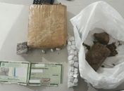 Homens são presos por tráfico de drogas e porte ilegal de arma de fogo