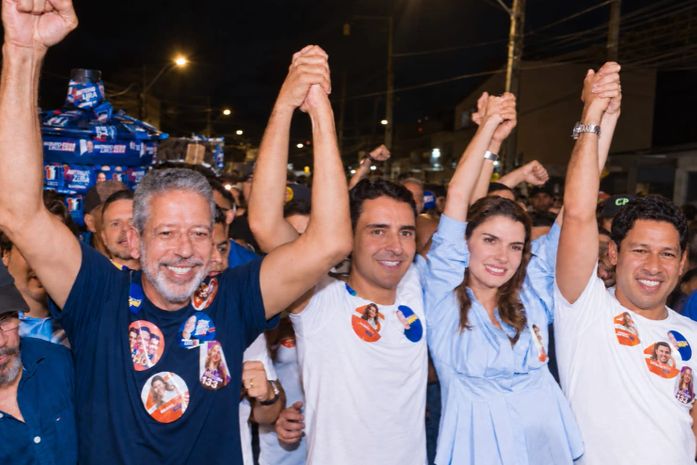 Líder para o Senado e recordista em investimentos para obras em Maceió, Arthur Lira é celebrado em caminhada no Jacintinho com JHC e Marina