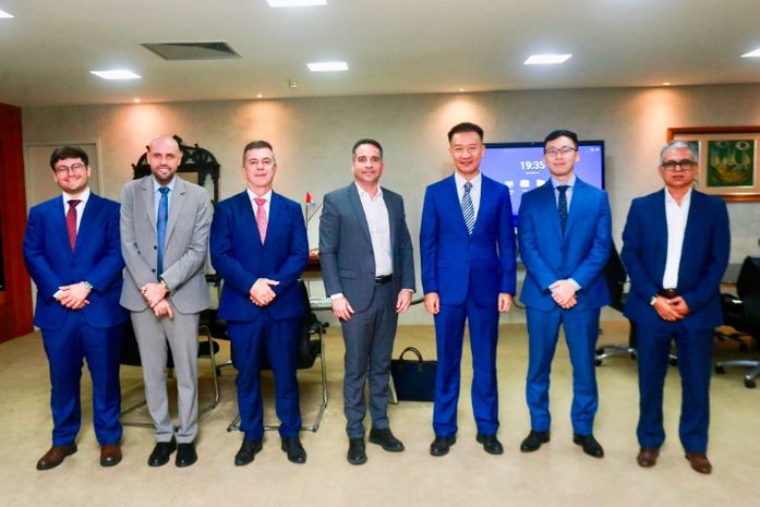 Paulo Dantas e ministro conselheiro da China se reúnem no Palácio República dos Palmares