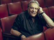 Dennis Carvalho está internado em estado grave no Rio de Janeiro