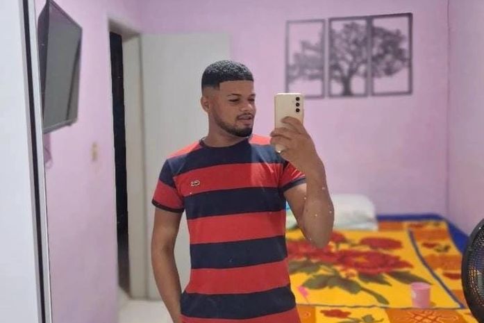 Jovem é seguido e morto a tiros na porta de sua casa; Vítima era influencer digital
