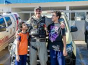 Os desafios da farda e da paternidade de um policial militar após a perda da esposa