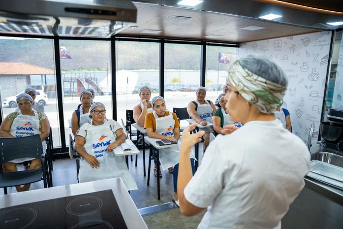 Carreta-escola do Senac oferece cursos gratuitos de gastronomia em Traipu