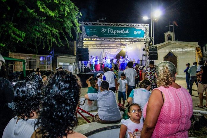 Abertura da 3ª Flipontal contou com apresentações culturais.