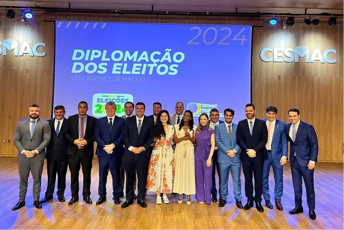 Vereadores “marcelistas” fazem questão de posar juntos na diplomação dos eleitos este ano