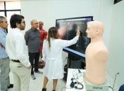 Prefeito Ronaldo Lopes visita instalações da faculdade de medicina de Penedo