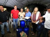 Marx Beltrão entrega trator a produtores rurais em Senador Rui Palmeira