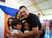Prefeito Allan de Jesus realiza entrega inédita de fardamentos para alunos da rede municipal
