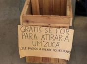 Universitários pedem para jogarem pedras em brasileiros em Lisboa