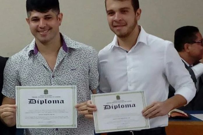 O vice-prefeito Denis Nogueira e o prefeito Vinícius Lima, diplomados no calor do povo