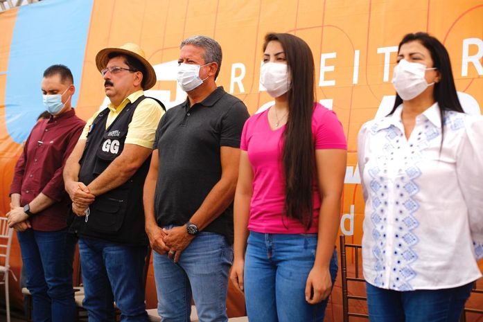 Ao lado do Dep. Arthur Lira, Prefeito Gilberto e Gabriela Gonçalves, entrega melhorias à população espalhadas por todo o município de Rio Largo