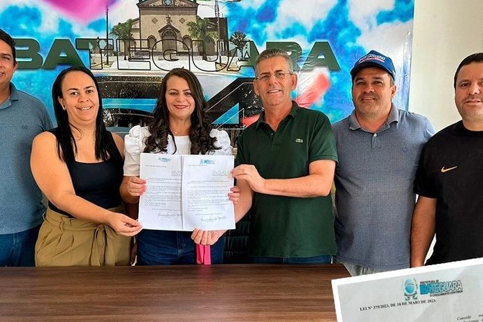 Prefeita Nea do Geo sanciona lei que concede o aumento de 15% dos professores e 23% para os demais profissionais da Educação