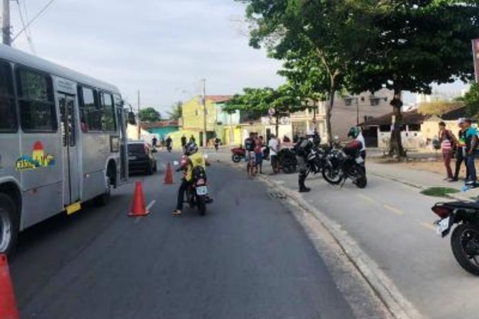 Ação aconteceu na Avenida Francisco Afonso de Melo