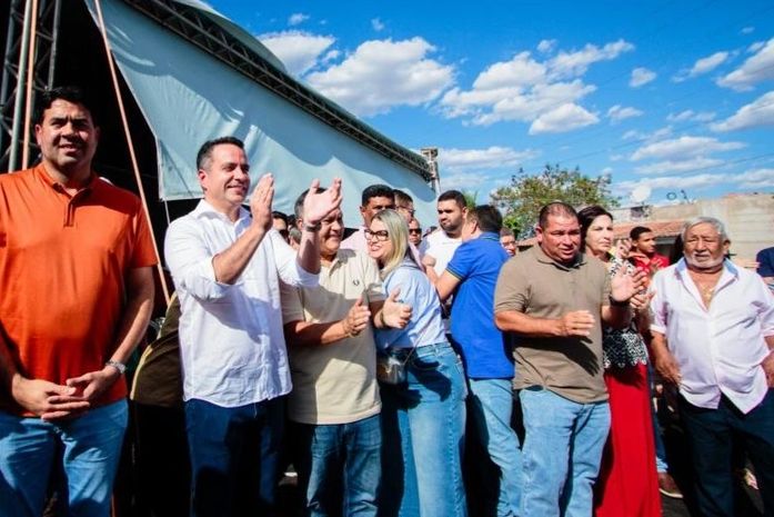 Com o governador Paulo Dantas, vice-prefeito eleito participa de entrega de obras em Monteirópolis