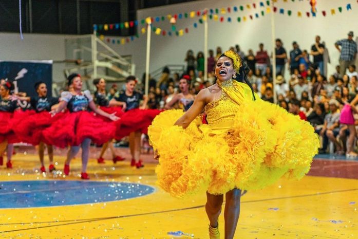 Quadrilhas estilizadas encantam público de Arapiraca em suas apresentações
