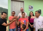 Prefeitura de Chã Preta entrega casa de alvenaria para substituir as de taipa na Zona Rural