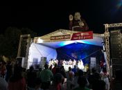 
Primeira noite da Romaria de Frei Damião reúne fiéis com missa e show do Frei Sílvio