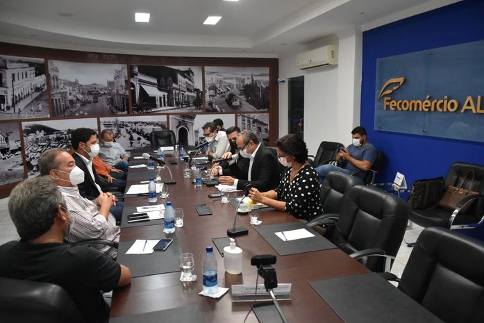 Na Fecomércio, Rodrigo Cunha destaca nova lei que previne superendividamento dos consumidores