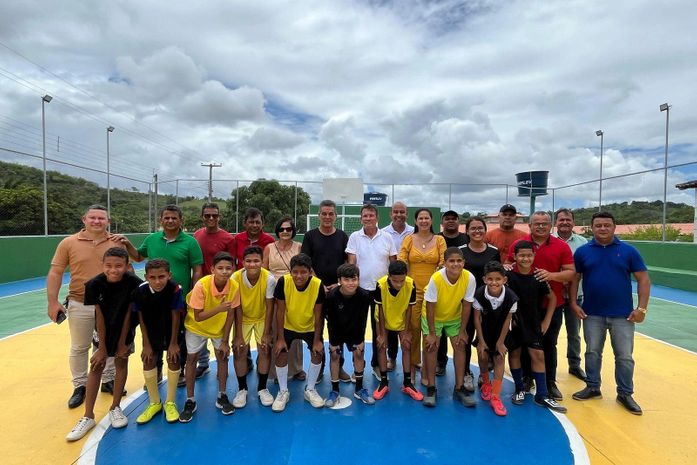 Prefeitura de Branquinha entrega pavimentação e novas quadras esportivas na zona rural