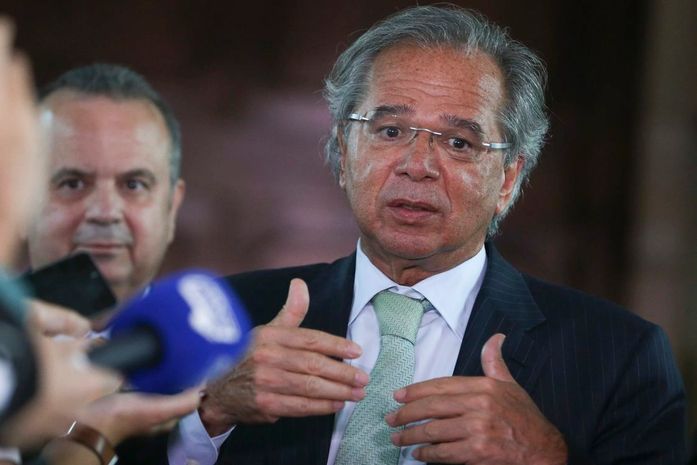 Principais direitos trabalhistas não serão retirados, diz Guedes