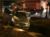 Carro capotou e foi parar no canteiro central da Avenida Durval de Goes Monteiro, parte alta de Maceió.