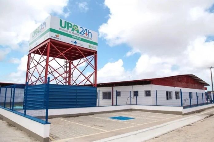Homem usa máscara de palhaço e atira no rosto da vítima, em Maceió