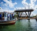 Ao lado de ministro, Paulo Dantas visita obras da ponte Penedo-Neópolis e autoriza construção de creches Cria