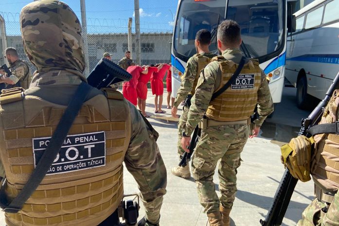 Mais de 70 presos ligados a facções criminosas são transferidos para o Presídio do Agreste