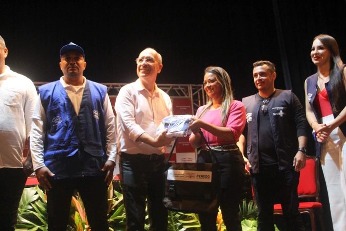 Prefeitura de Penedo entrega mais de 200 kits para os agentes comunitários de saúde, de endemias e Vigilância Sanitária