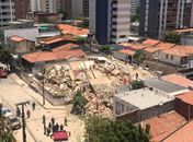 Prédio de sete andades desaba no Dionísio Torres