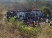 Três crianças estão entre as vítimas fatais de grave acidente com ônibus de romeiros na AL-220