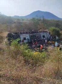 Três crianças estão entre as vítimas fatais de grave acidente com ônibus de romeiros na AL-220