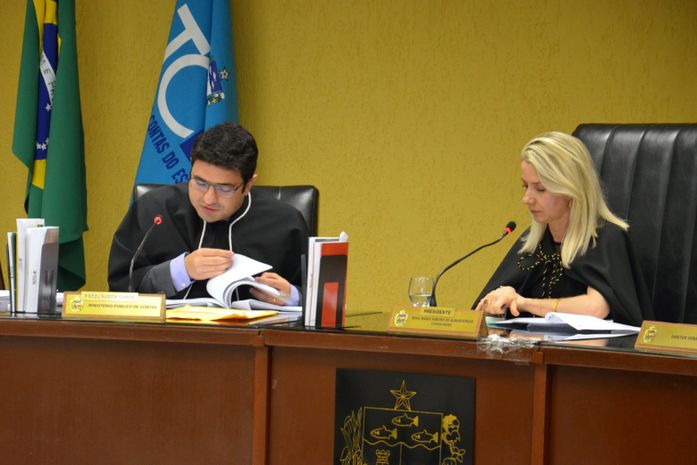 Procurador chefe do MPC, Rafael Ancântara e a conselheira presidente Rosa Albuquerque