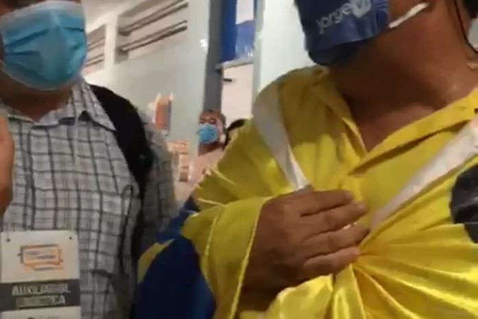 Jorge VI paga de "esquecido" e é flagrado fazendo propaganda eleitoral dentro de escola