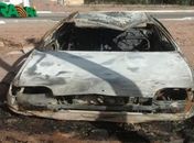Polícia encontra veículo incendiado no interior