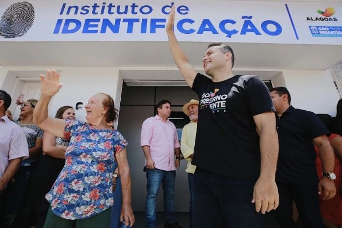 São Sebastião ganha Instituto de Identificação, acesso a povoado e mais duas escolas